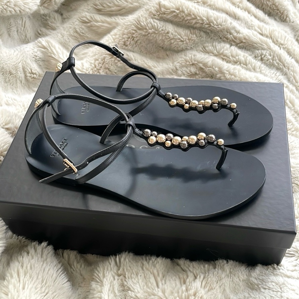 VERSACE THONG CALF LEATHER BLACK SANDALS, 7.5
